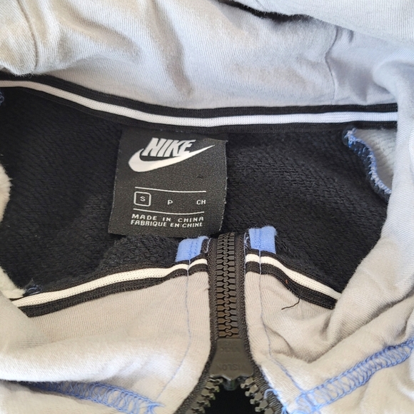 Nike Zip-up Hooded Sweat Jacket. Women Small. LIKE NEW - Picture 3 of 3